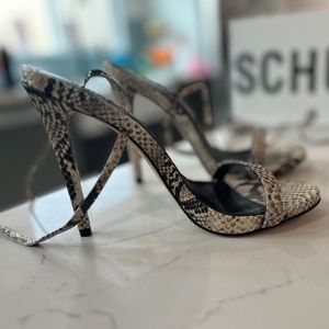Schutz Cloe Women's Size 7.5 B Natural Snake-Printed Leather Sandals Shoes